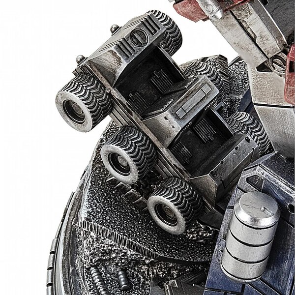 Image Of Optimus Prime Cold Cast Metal Sculpture From Transformers Collection From Bradford Exchange  (5 of 6)